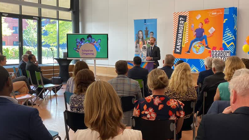 Minister Dennis Wiersma Opent Schooljaar En Geeft Startsein 'School En ...